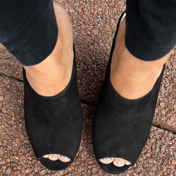 COACH Suede Leather Size 9B 4.5 inch Wedged Peep Toe Heels! Excellent Vintage! - Picture 2 of 6